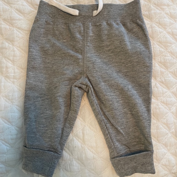 Joe Fresh infant sweatpants - Picture 1 of 1
